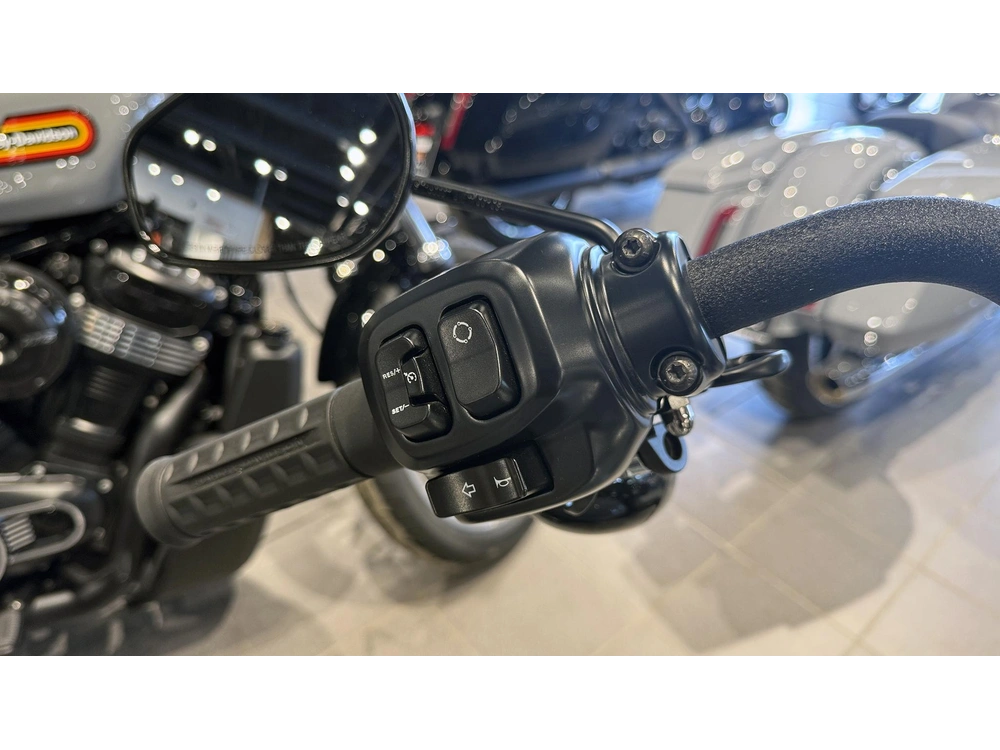 2026 Harley-davidson Street Bob Solo Fxbb alt
