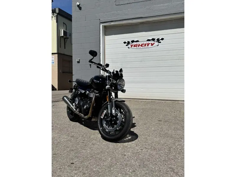 2022 Triumph Speed Twin Jet Black