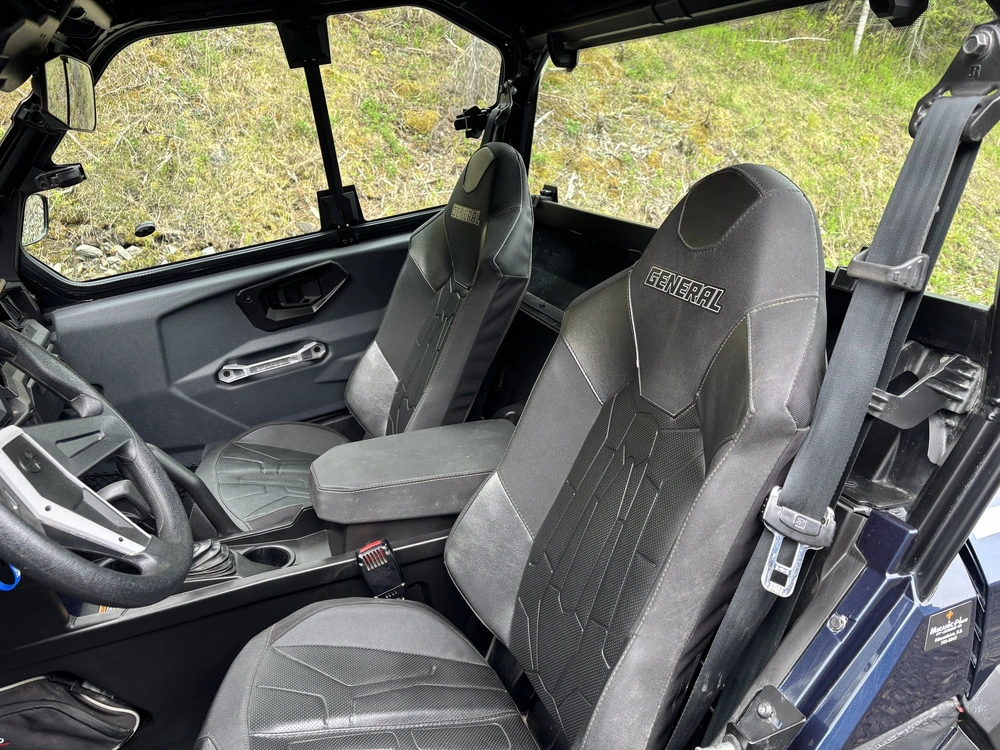 2022 Polaris General Full Heated Cab alt