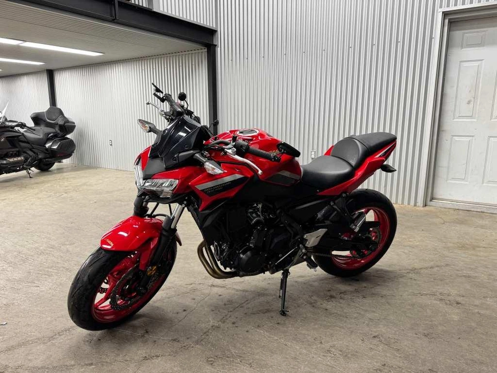 Kawasaki Z650 2022 alt
