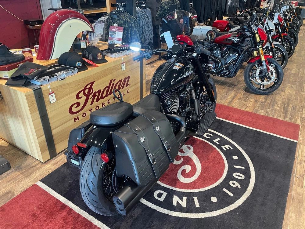 2026 Indian Motorcycle Super Chief Dark Horse - Black Metallic alt