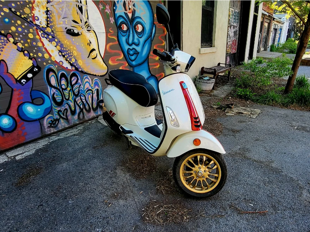Vespa Sprint 50 Édition Racing Sixties 2022 alt