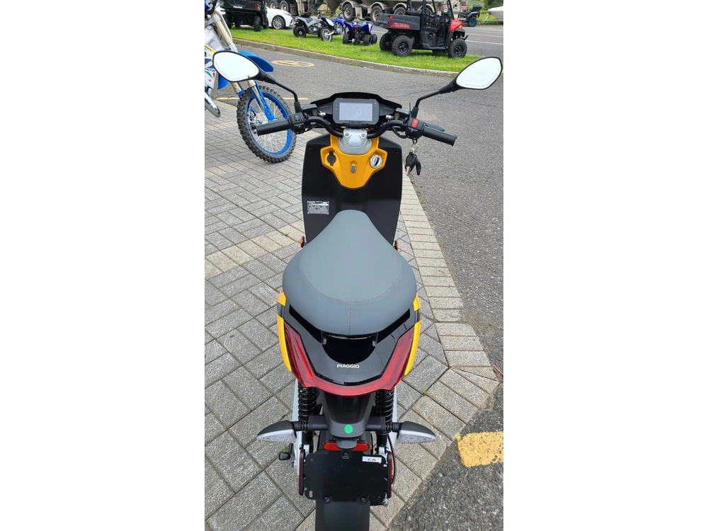 Piaggio 1 Active 2022 alt