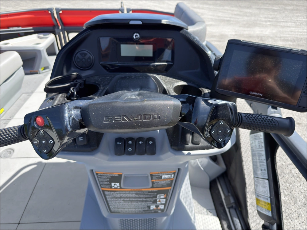 2024 Sea-doo Switch alt