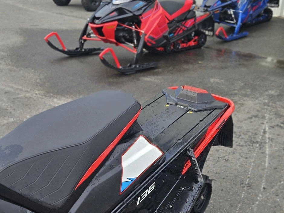 Polaris 9r Indy Xcr 136 2025 alt