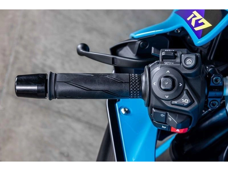 2026 Yamaha R7 alt
