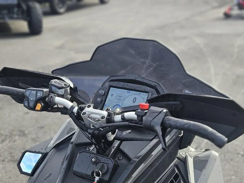 Polaris 850 Indy VR1 BOOST 137