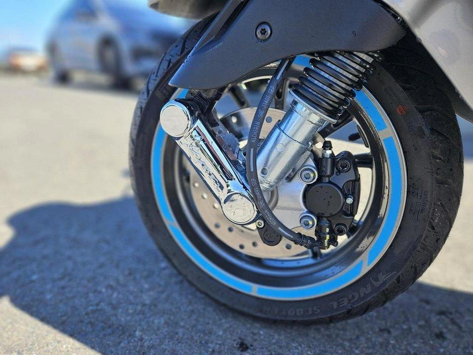 Vespa Elettrica 2020 alt