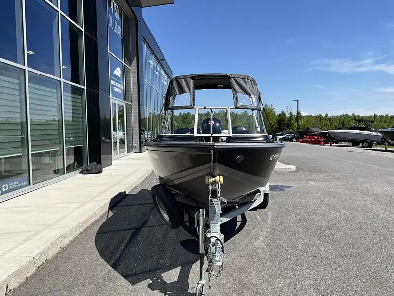 2021 Crestliner Vision 1700