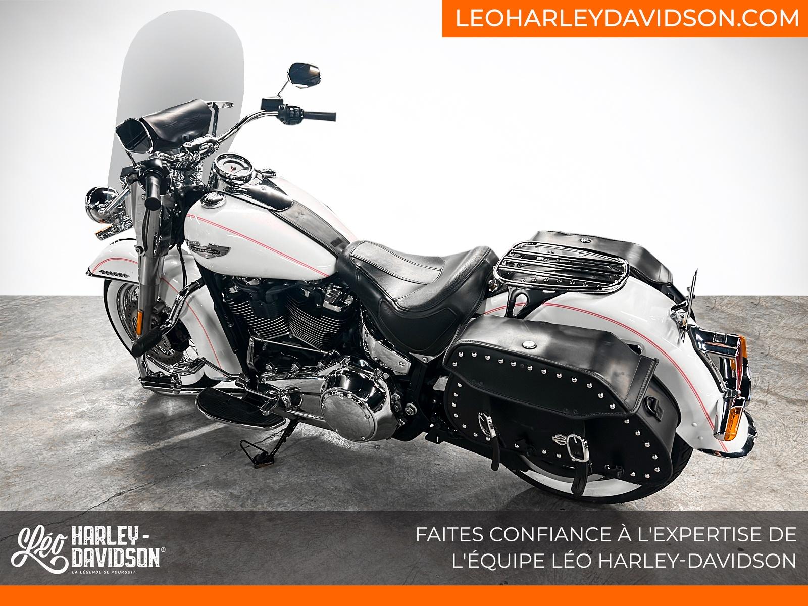 2018 Harley-Davidson FLDE Softail Deluxe thumbnail 4