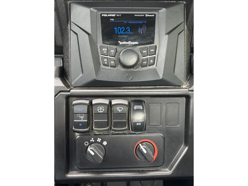 2022 Polaris General Full Heated Cab alt