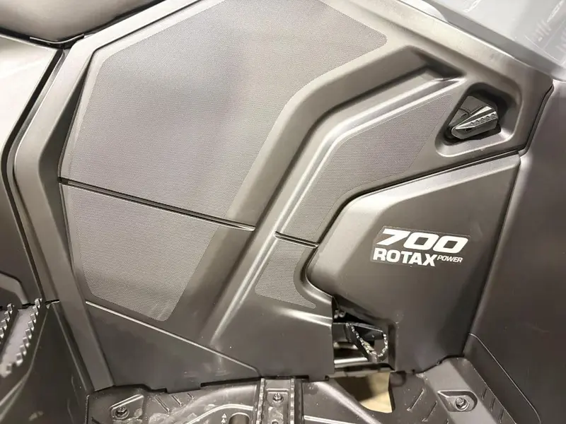 2026 Can-Am Outlander MAX 6X6 DPS 700