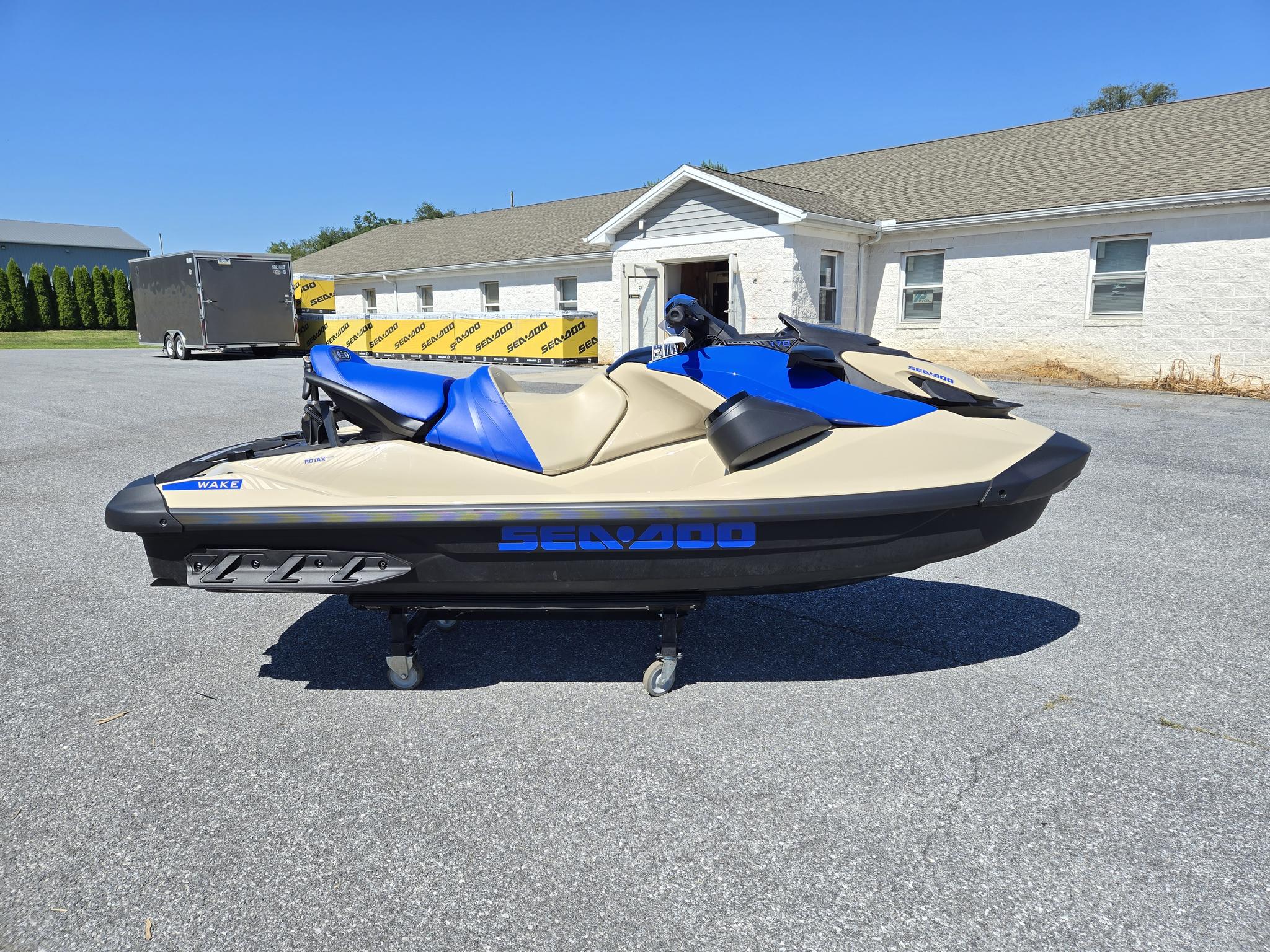 2026 Sea-Doo "Wake Pro 230 (Sound system)" Sand / Dazzling Blue