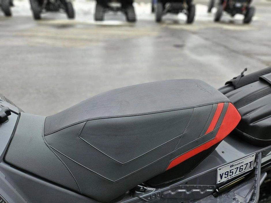 Arctic Cat Riot 2022 alt