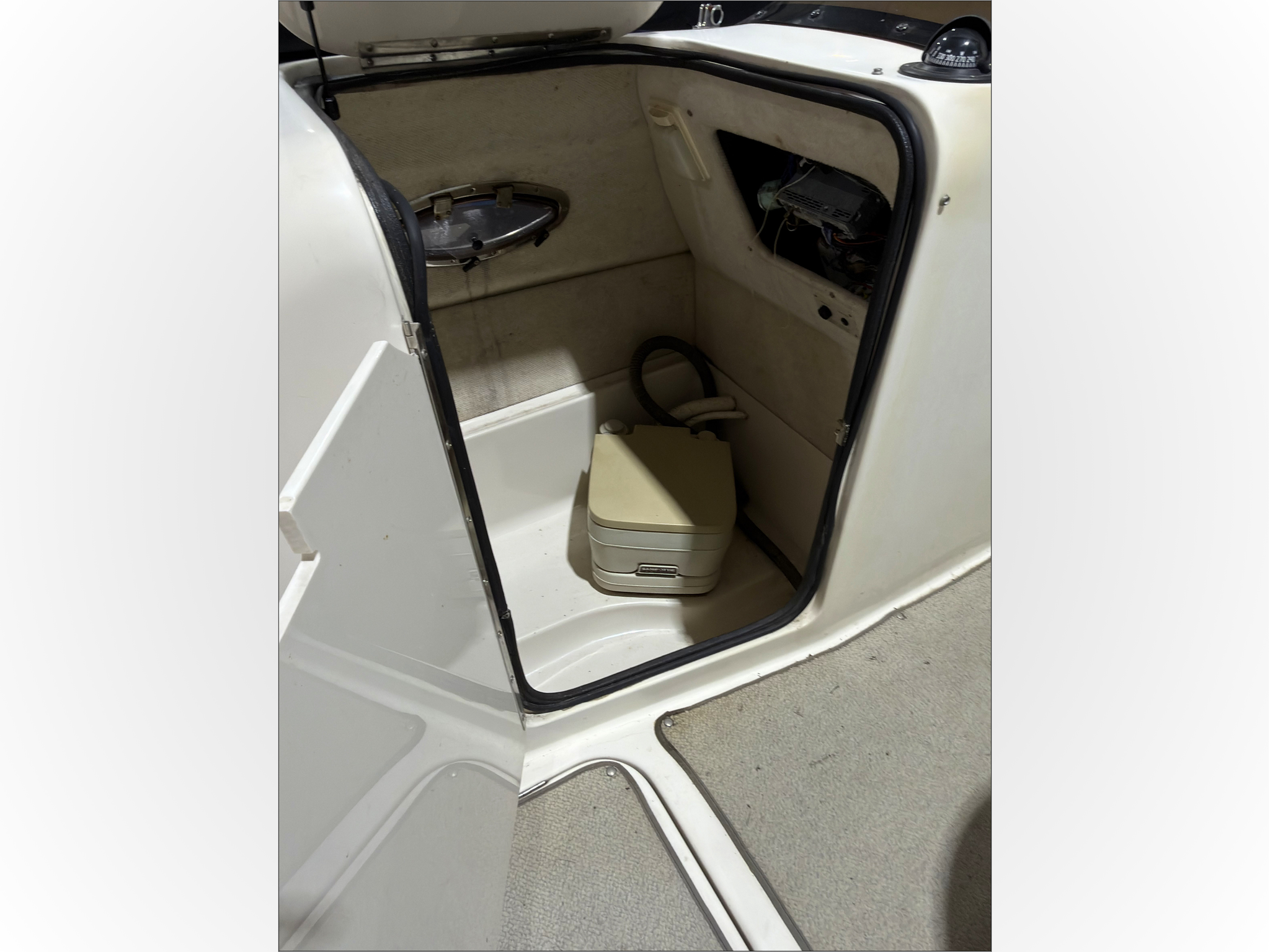 1999 Sea Ray 240 SunDeck thumbnail 14