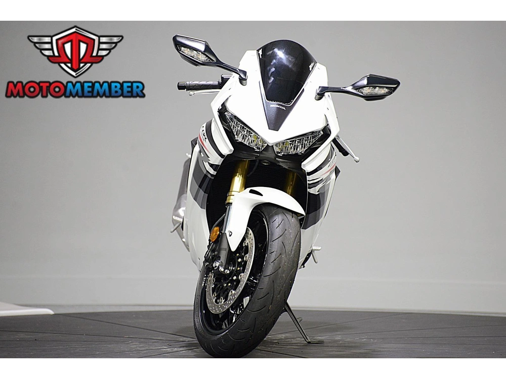 2025 Honda Cbr1000rr alt