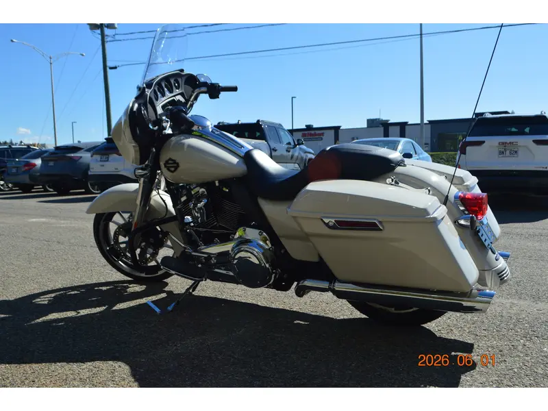 2022 Harley-Davidson FLHX