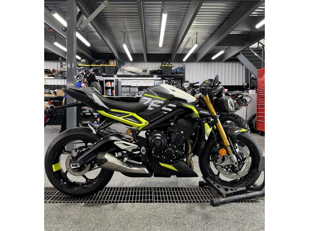 2026 Triumph Street Triple 765 Mo alt