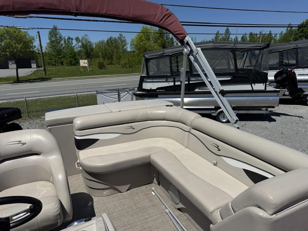 2019 Bennington Marine 188 Sv alt