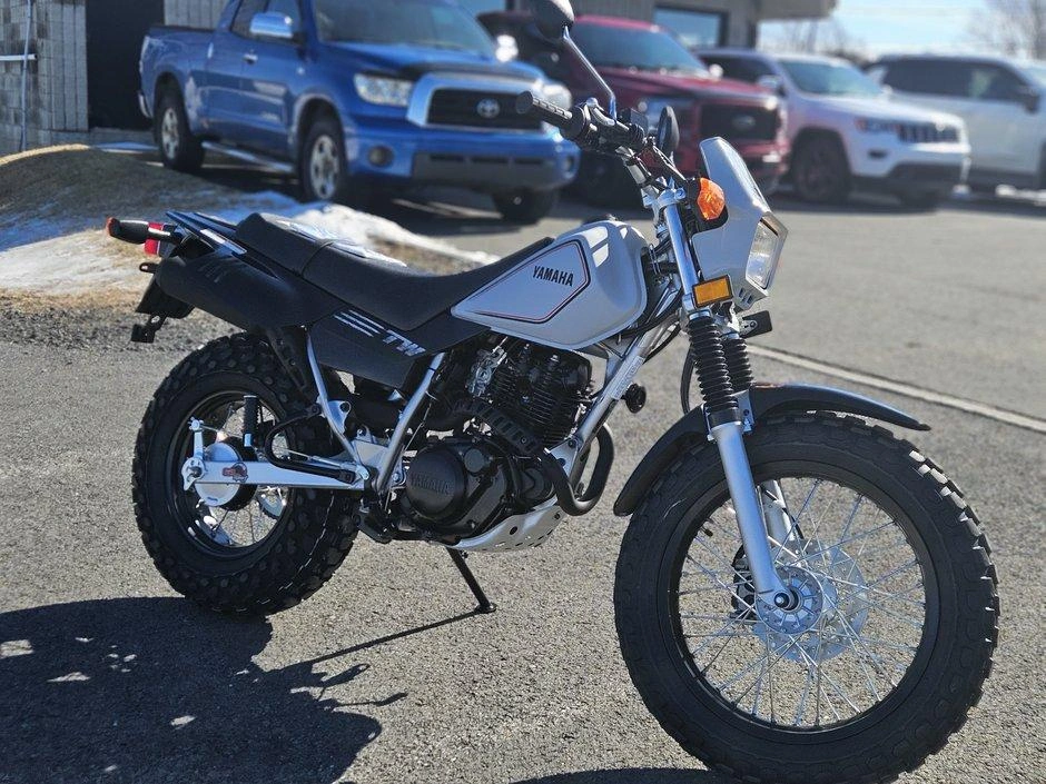 2026 Yamaha Tw200 alt
