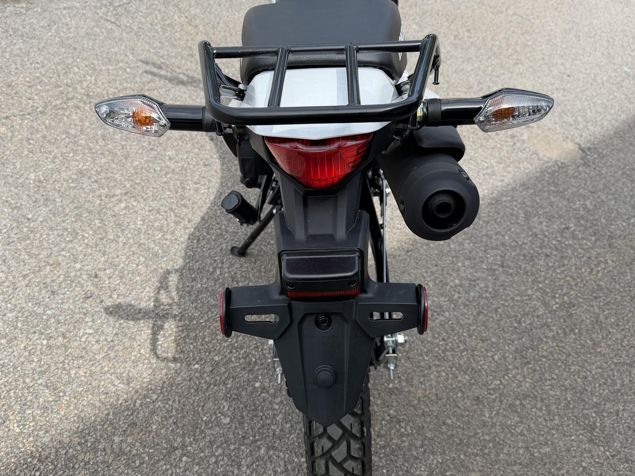 2025 Honda XR150L (CA) thumbnail 9