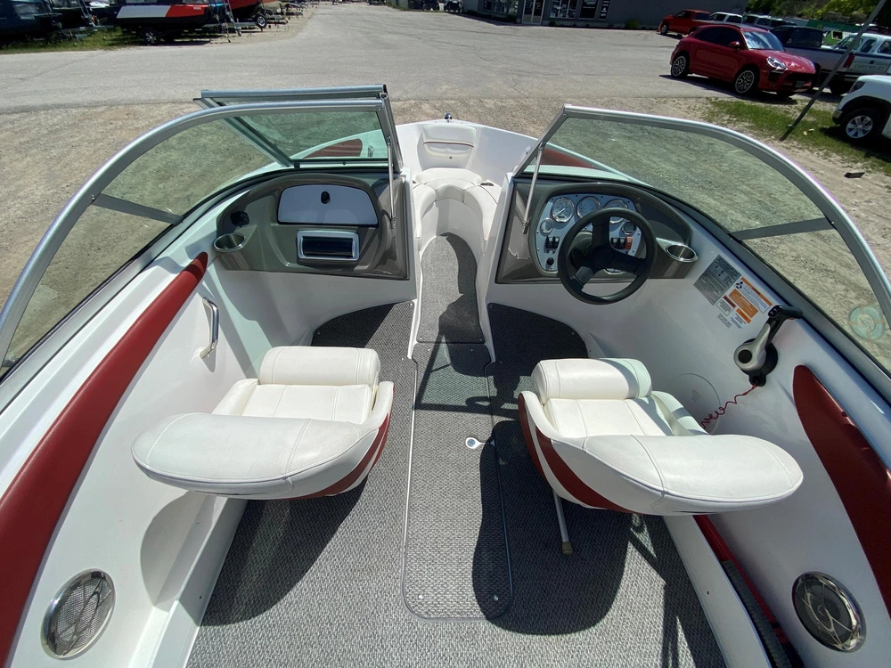 2014 Yamaha Rinker 186 alt