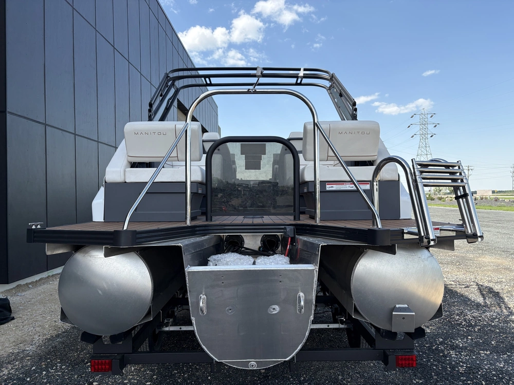 2025 Manitou Explore 22 Navigator Trifold 250 Mercury & Trailer alt