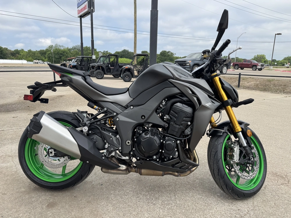 2026 Kawasaki Zr1100 alt