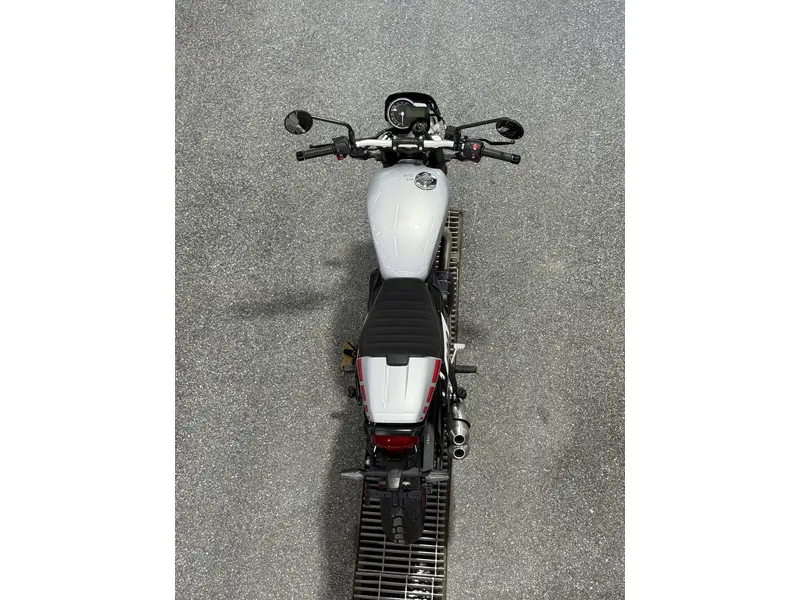 2027 Triumph TRACKER 400 ARGENT