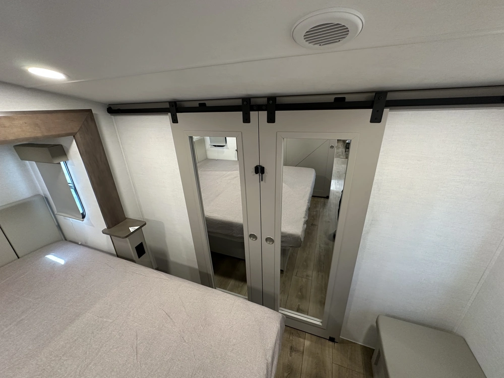 2026 Alliance Rv Avenue 39mbr alt