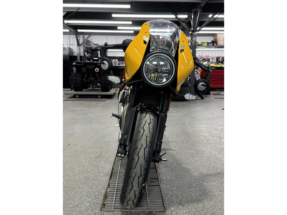 2026 Triumph Thruxton 400 Jaune alt