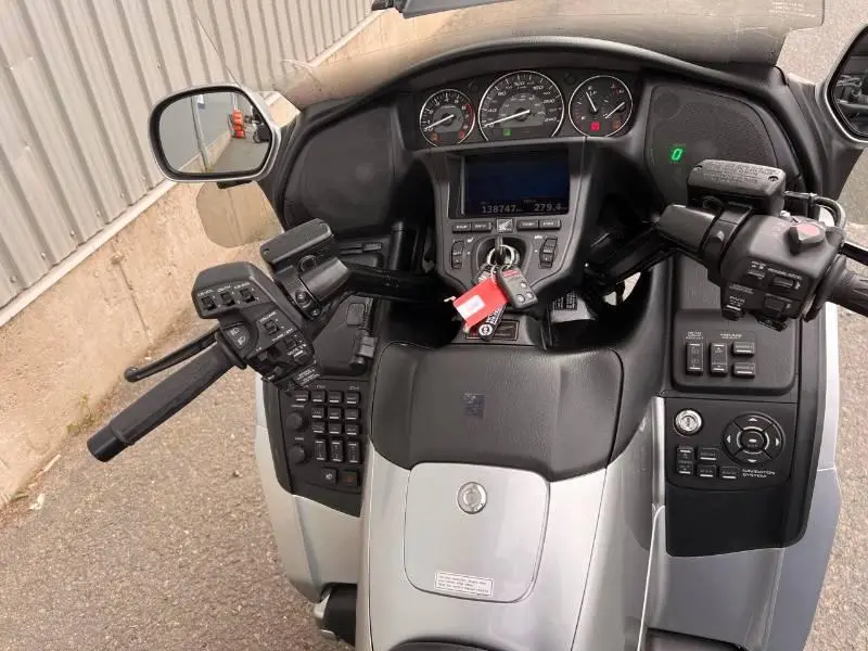 2013 Honda GOLD WING GL1800ALD thumbnail 9