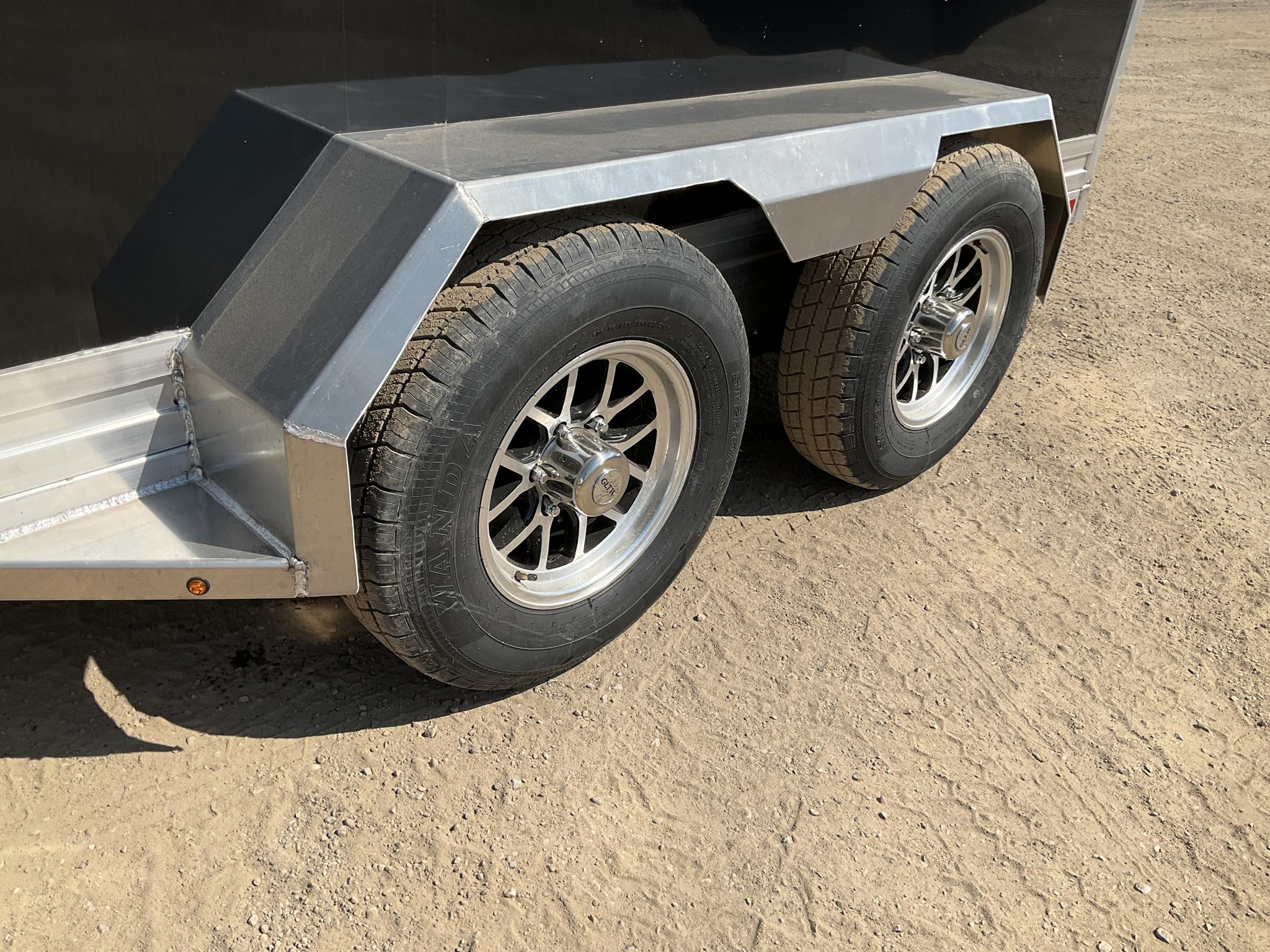 2027 Other 78" x 16' Plus V-Nose Aluminum Livestock Trailer thumbnail 6