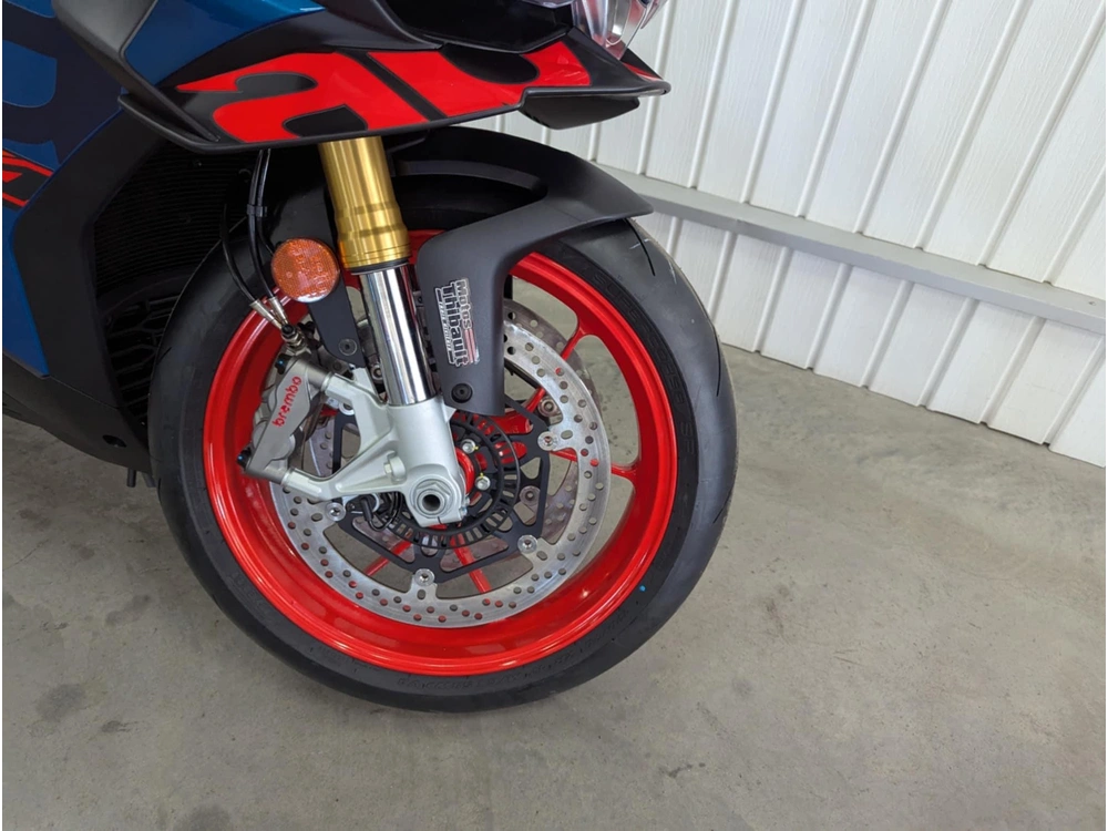 2027 Aprilia Rsv4 alt
