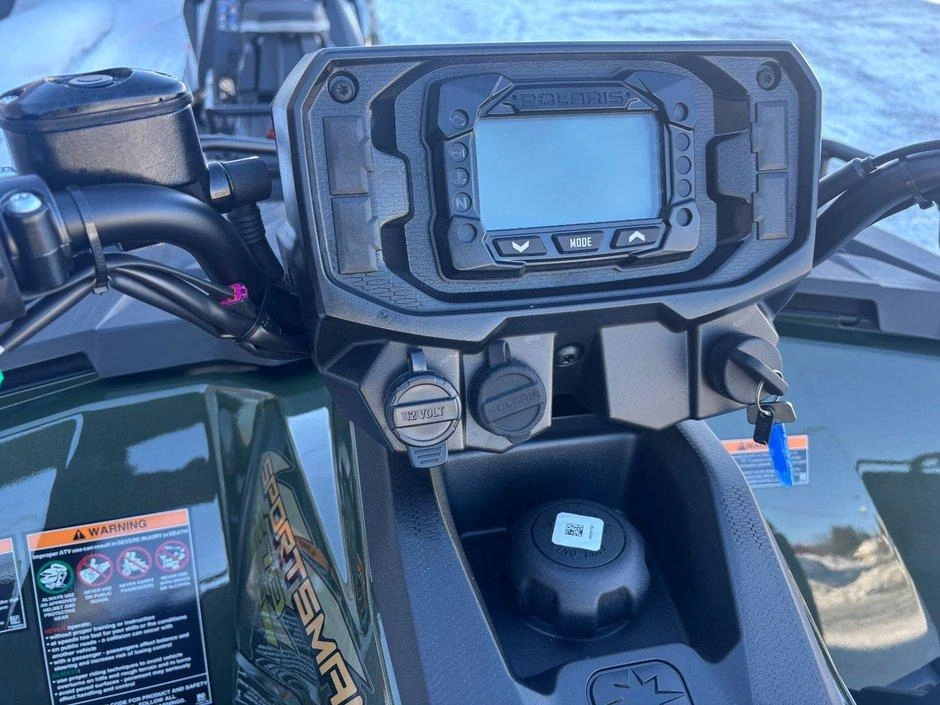 Polaris Polaris Sportsman 570 Premium – 40e Anniversaire Édition Treeline Green Metallic Série Limitée** 2026 alt