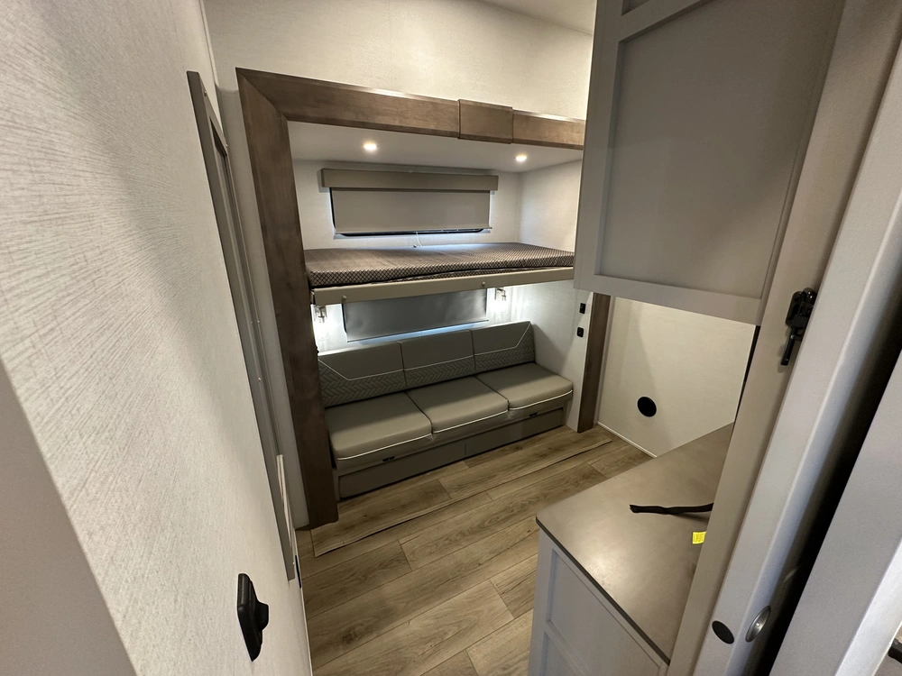 2026 Alliance Rv Avenue 39mbr alt