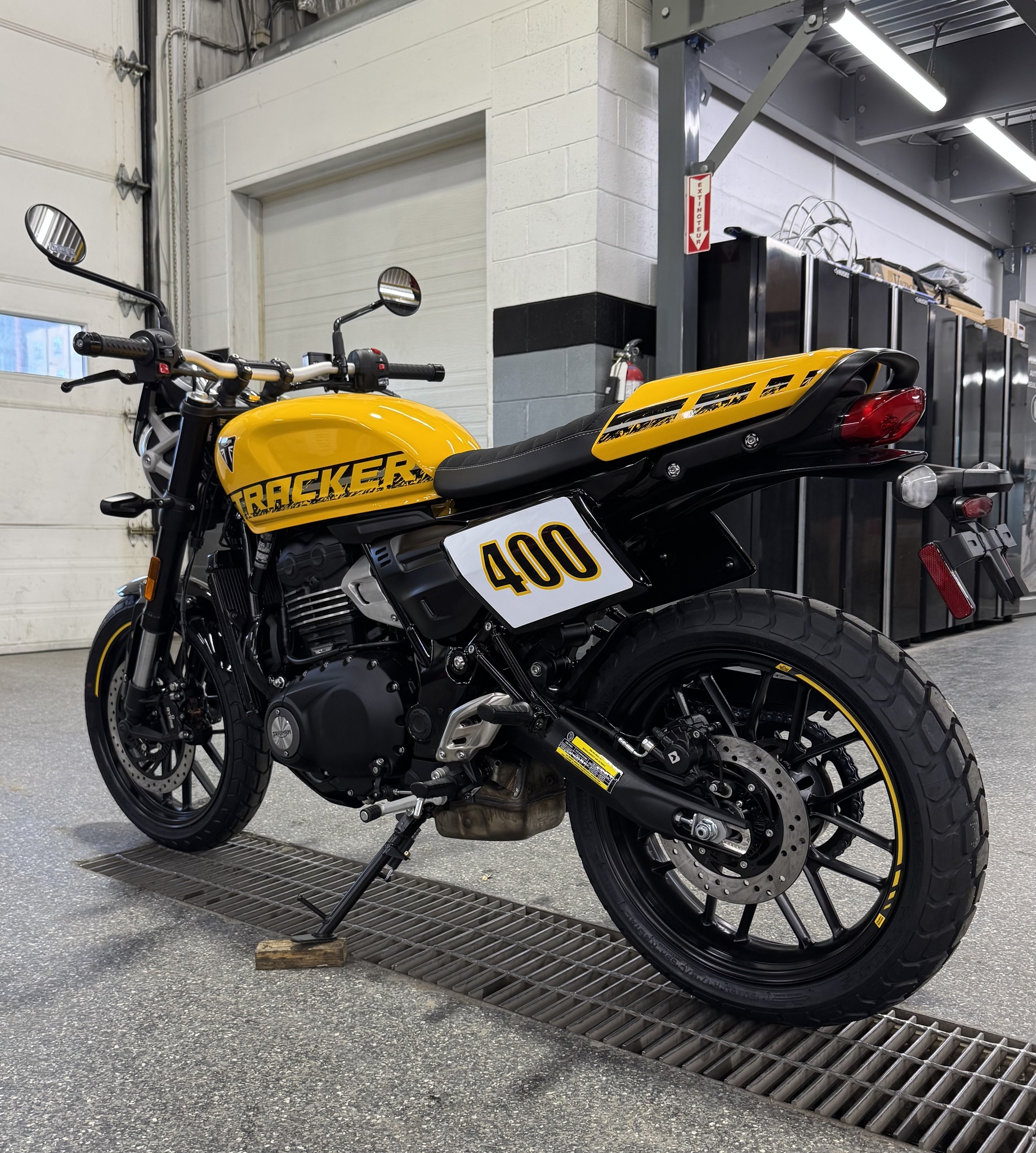 2027 Triumph TRACKER 400 JAUNE thumbnail 4
