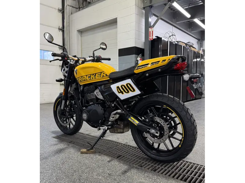 2027 Triumph TRACKER 400 JAUNE