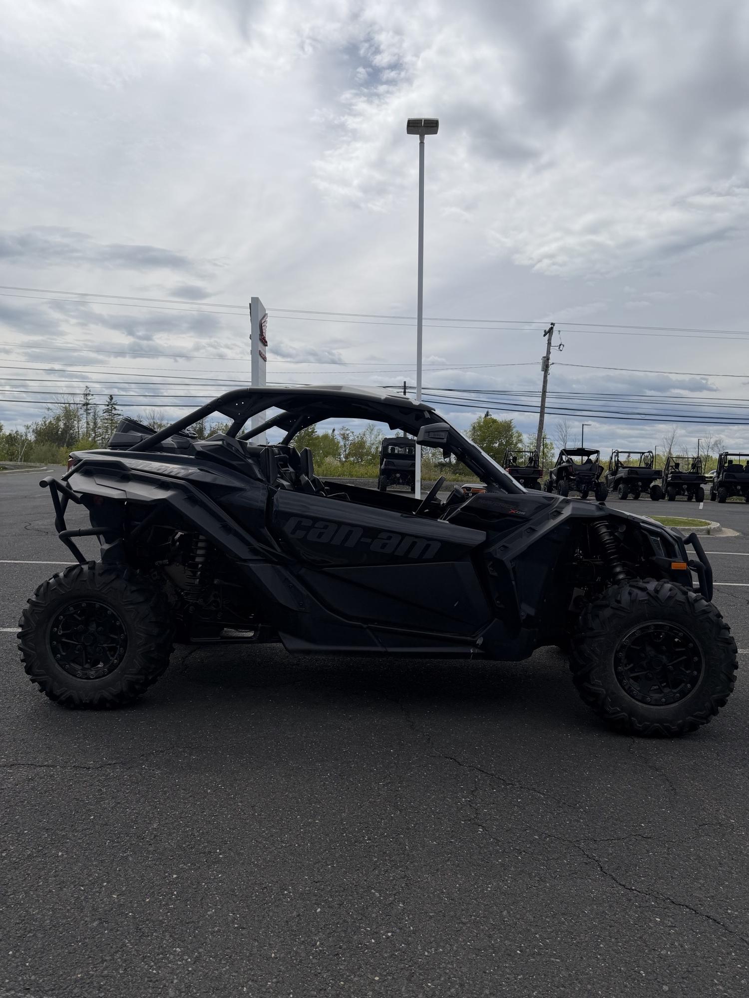 2017 Can-Am Maverick X3 thumbnail 5