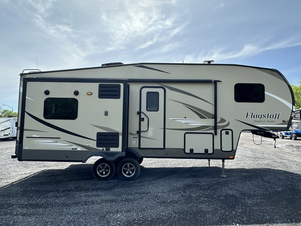 2020 Forest River Flagstaff 526rlws alt