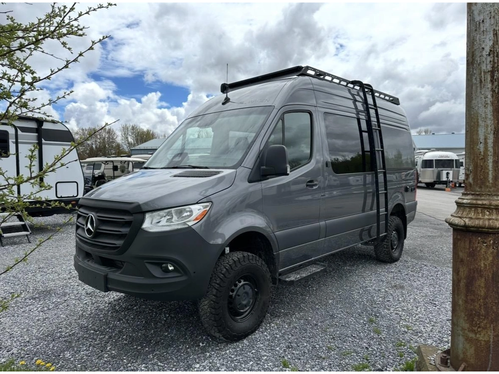 2027 Uwagen Série 4 Overland alt