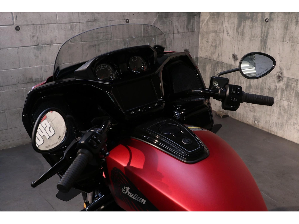 Indian Motorcycle Challenger Dark Horse 2026 alt