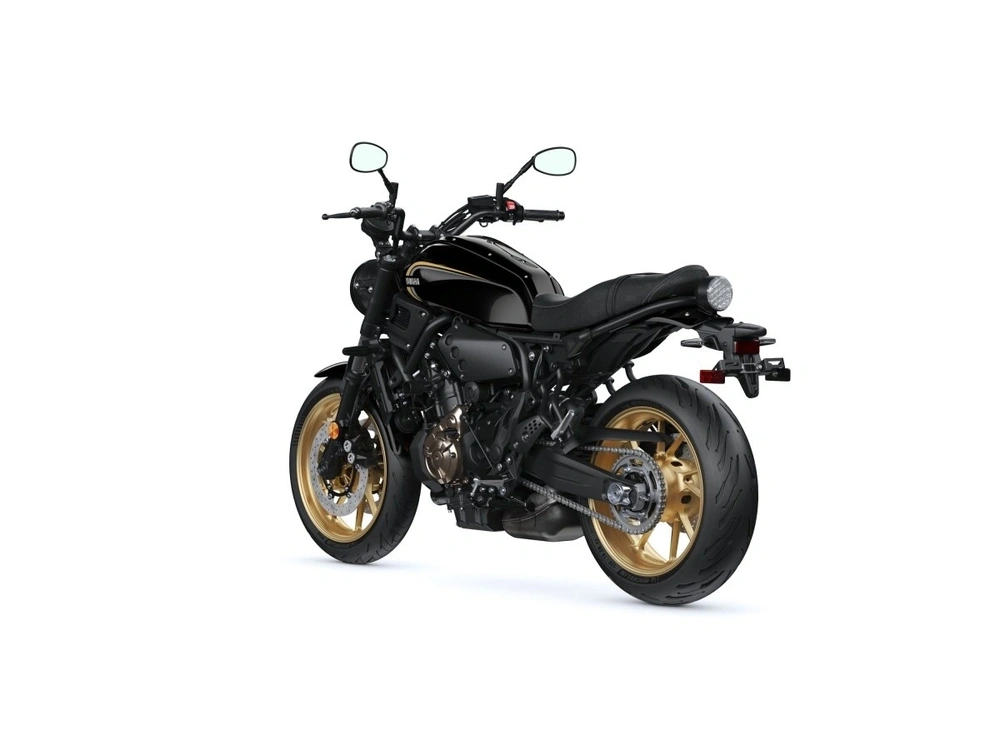 2026 Yamaha Xsr700 alt