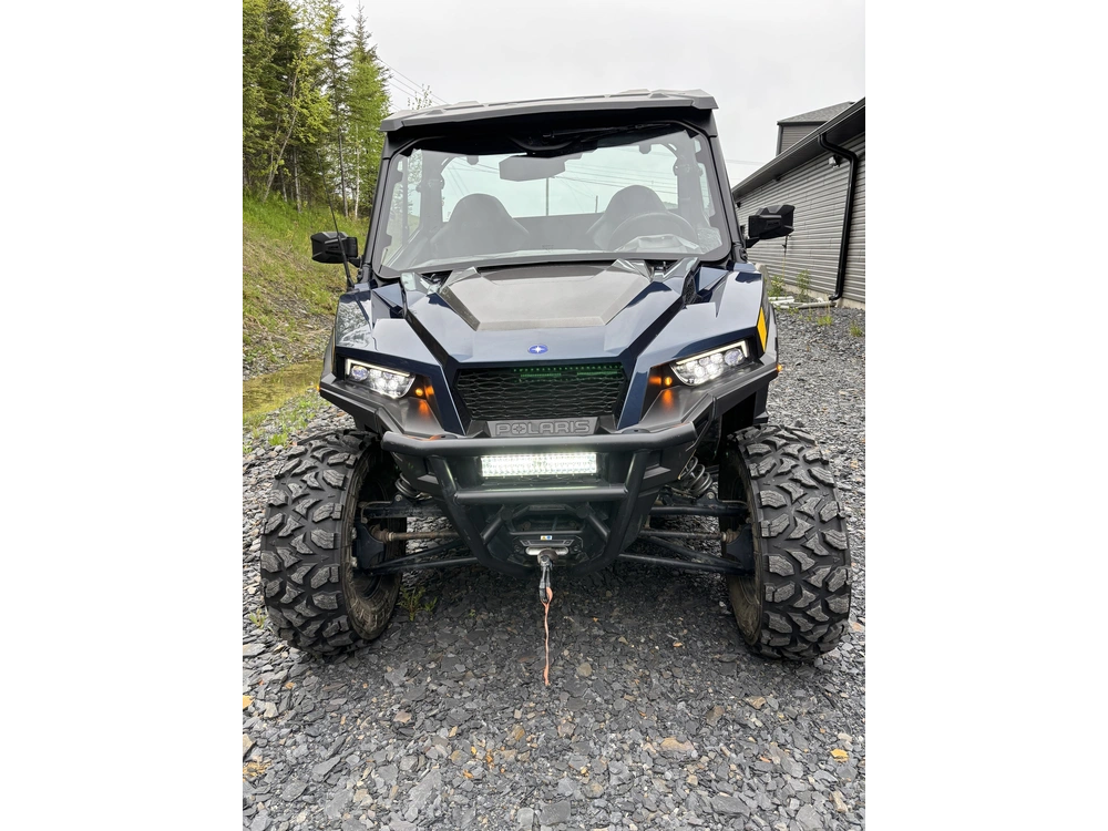 2022 Polaris General Full Heated Cab alt