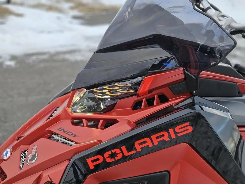 Polaris PATRIOT BOOST INDY VR1 137 DYNAMIX 2025