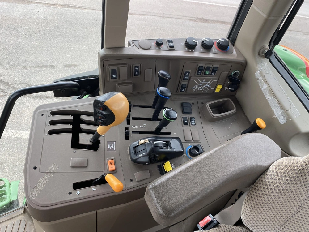2018 John Deere 6130m alt