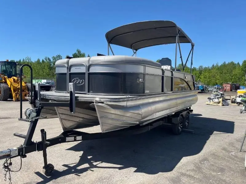 2020 Manitou oasis 23'
