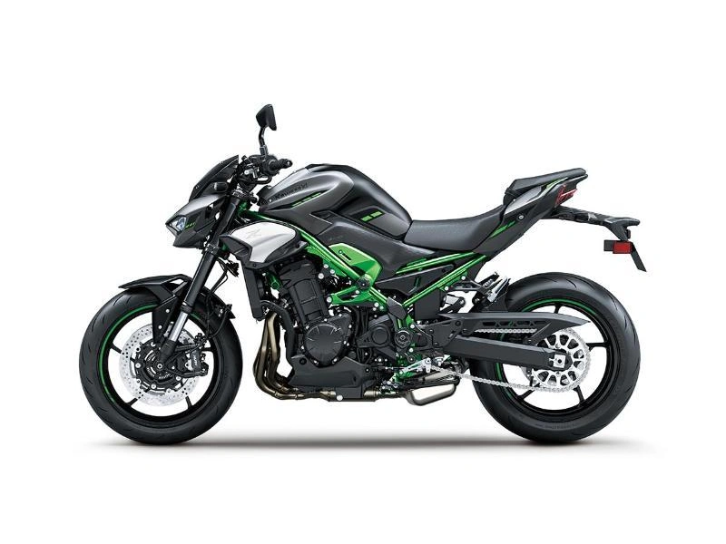 Kawasaki Z900 2025 alt