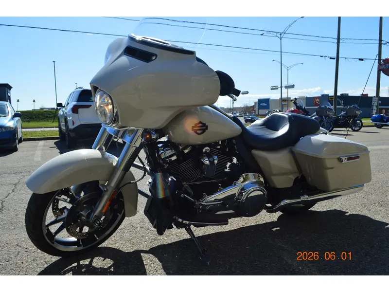 2022 Harley-Davidson FLHX