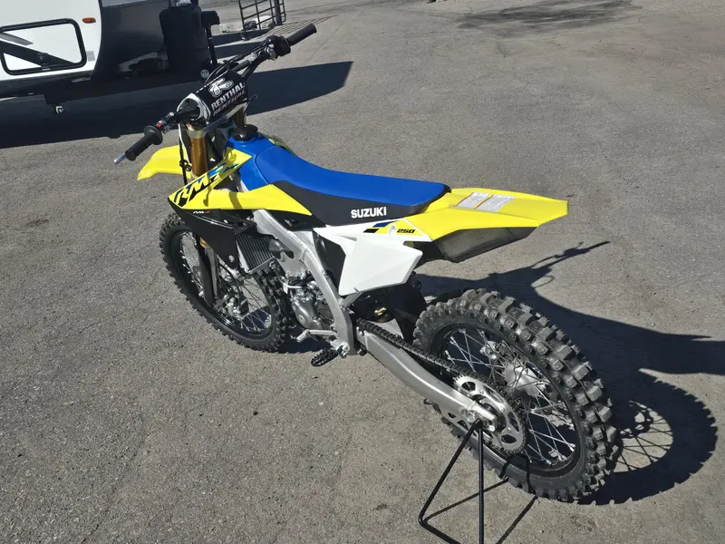 Suzuki RMZ250 2026